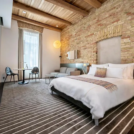 The Joseph - Premium - Riverside