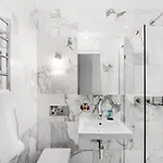 Apartmanhotel The Joseph 4*