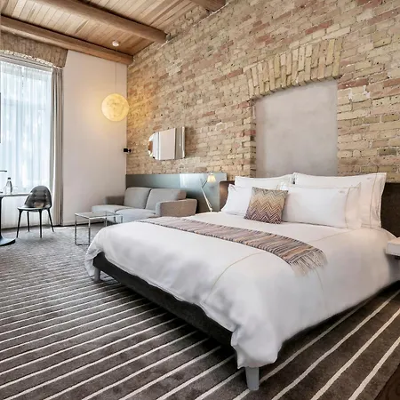 Aparthotel The Joseph 4*